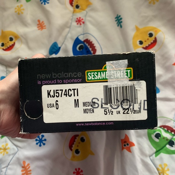 New Balance Sesame Street Infant 6c Sneakers - Picture 3 of 9